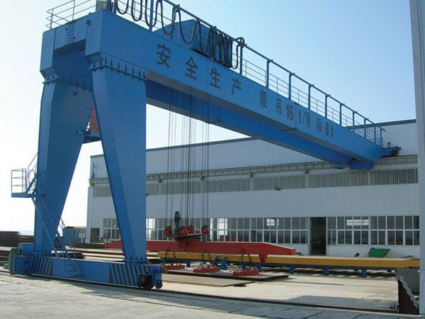 BMG雙梁半門(mén)式起重機(jī)